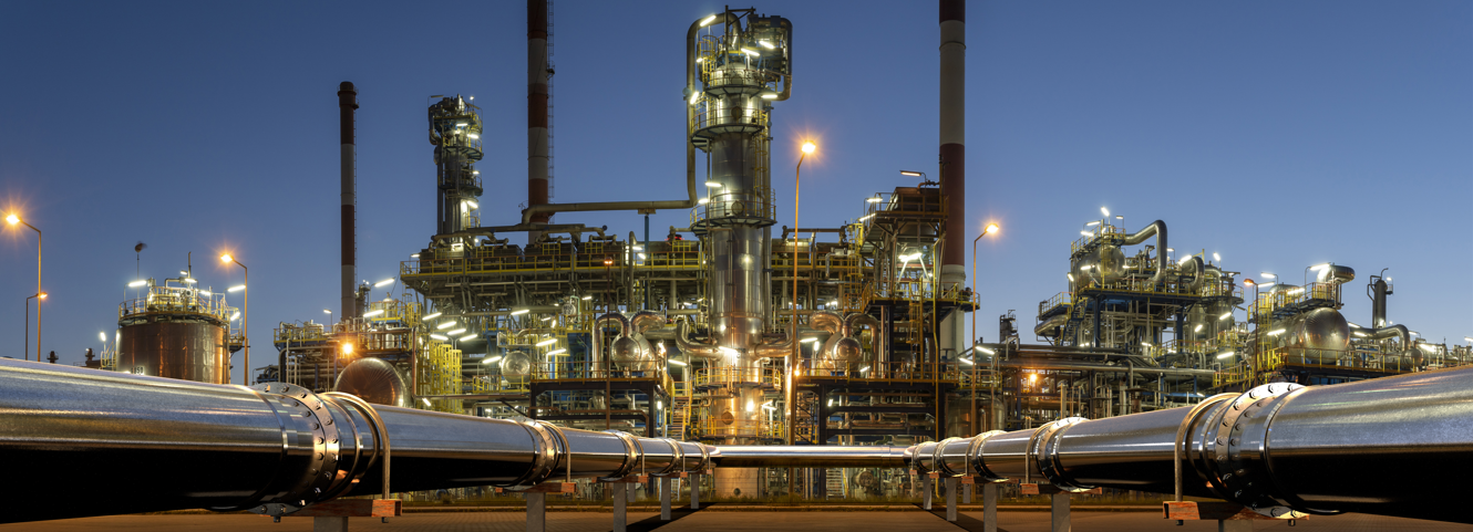 Pipelines leading to an oil refinery