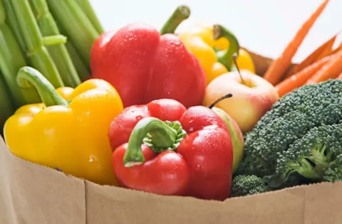 식음료 기업들은 가치사슬 전반에서 식품 손실과 낭비 문제에 어떻게 대응하고 있을까요?