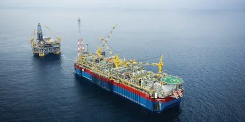 Floating structure design and modification with Sesam